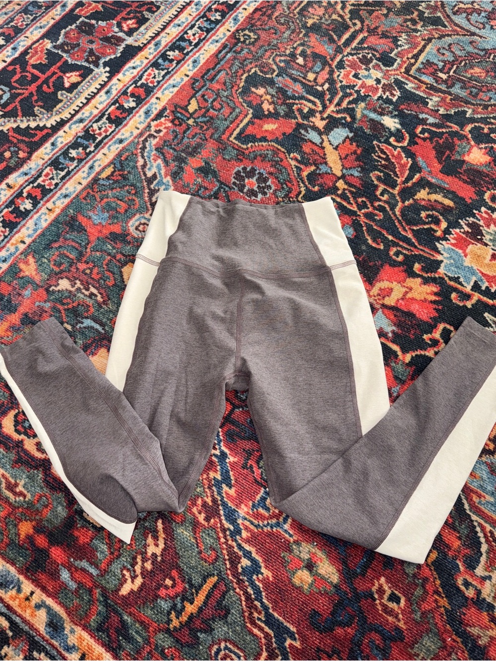 Beyond Yoga Gray and Cream High-Waist Leggings with Side Panels